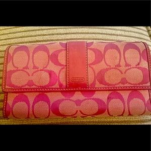 COACH PINK Wallet  Plenty of credit card room!! 💳